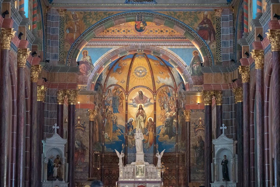 Captura del exquisito interior de la Iglesia de San José en Belo Horizonte, Brasil.